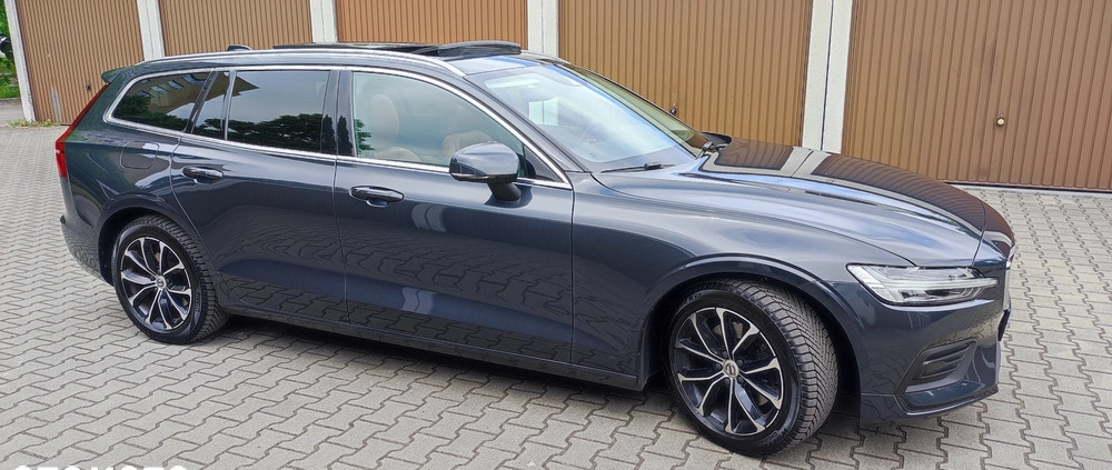 Volvo V60 cena 99900 przebieg: 138399, rok produkcji 2020 z Kraków małe 596